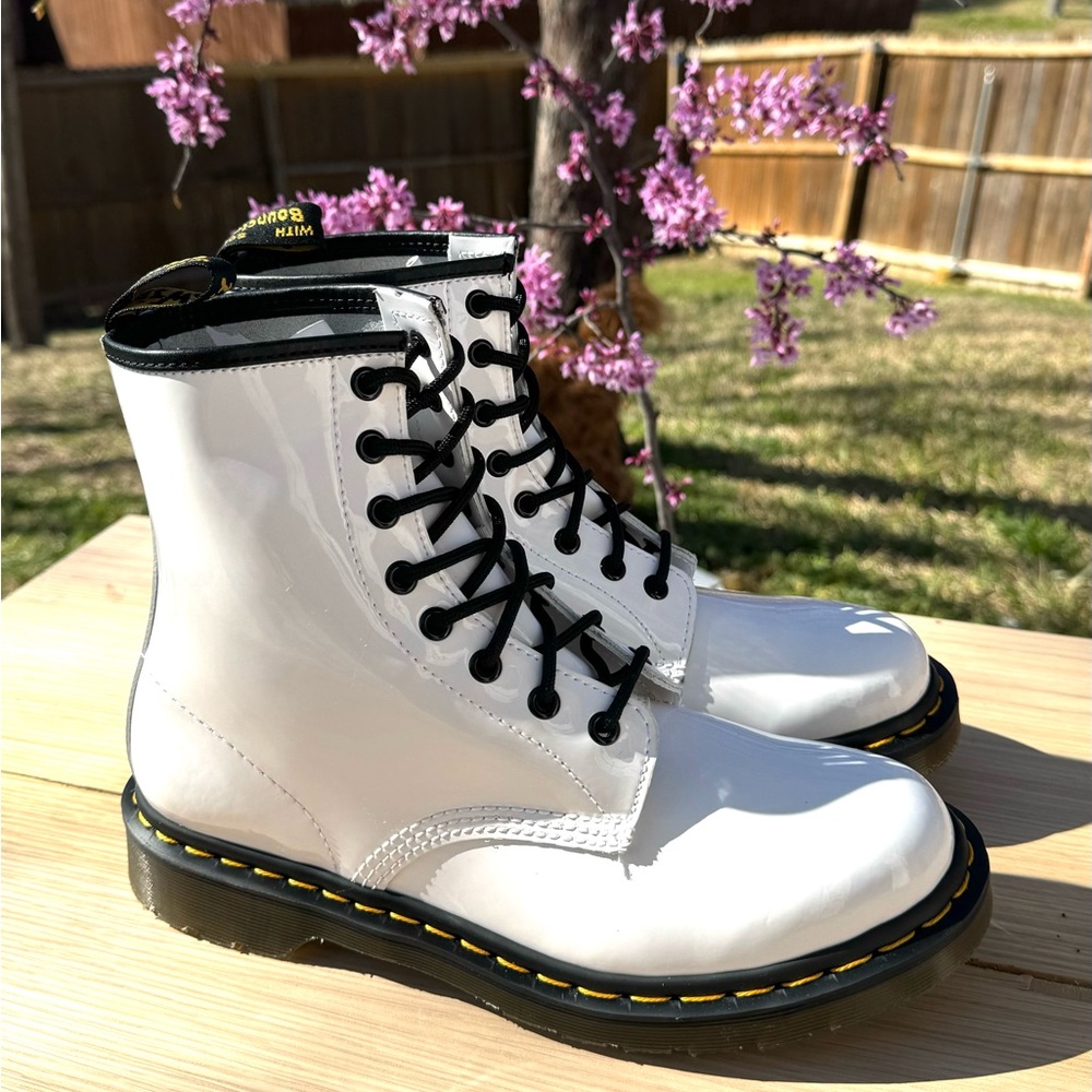 Dr. Martens 1460 White Patent Leather Lamper Ankle Boots.. - Picture 2 of 9